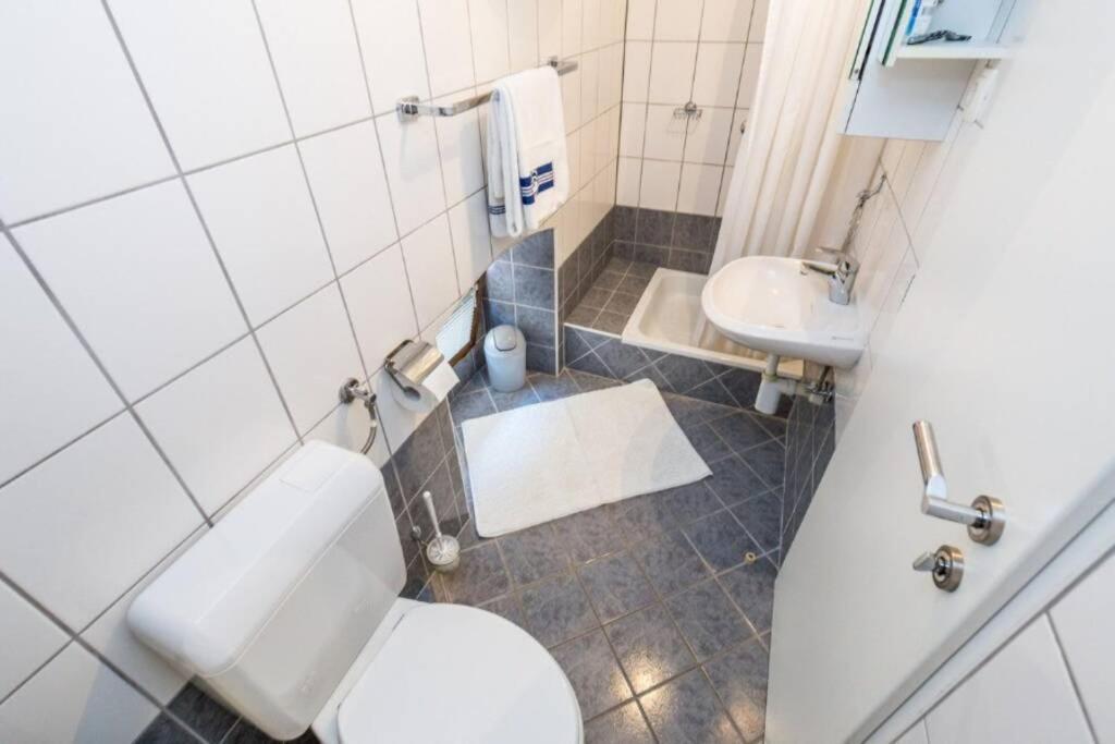 Tin 2 Apartment Vrbnik Bagian luar foto